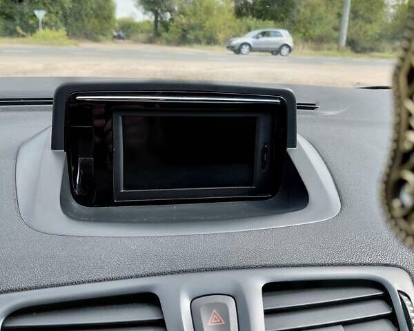 Рено Меган 2012 в Чернигове на Automoto.ua Черный Рено Меган, объемом двигателя 1.5 л и пробегом 260 тыс. км за 9600 $, фото 10 на Automoto.ua