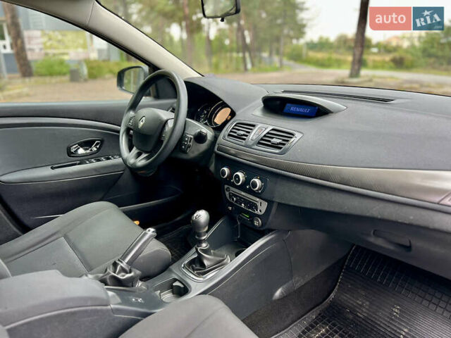 Черный Рено Меган, объемом двигателя 1.46 л и пробегом 221 тыс. км за 8100 $, фото 29 на Automoto.ua