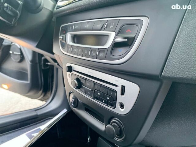 Чорний Рено Меган, об'ємом двигуна 1.5 л та пробігом 269 тис. км за 9390 $, фото 30 на Automoto.ua