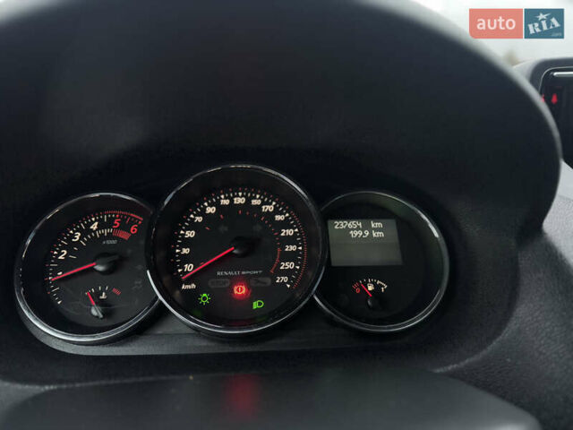 Черный Рено Меган, объемом двигателя 1.5 л и пробегом 237 тыс. км за 9300 $, фото 51 на Automoto.ua