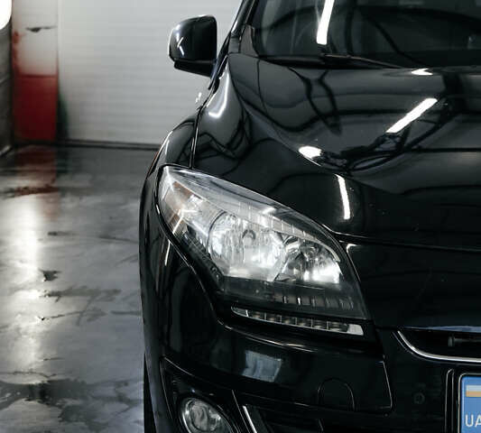 Черный Рено Меган, объемом двигателя 1.46 л и пробегом 290 тыс. км за 8400 $, фото 4 на Automoto.ua