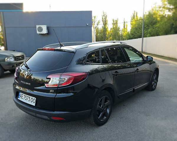 Черный Рено Меган, объемом двигателя 1.5 л и пробегом 390 тыс. км за 6800 $, фото 5 на Automoto.ua