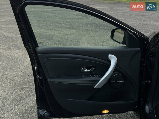 Черный Рено Меган, объемом двигателя 1.5 л и пробегом 240 тыс. км за 8950 $, фото 49 на Automoto.ua