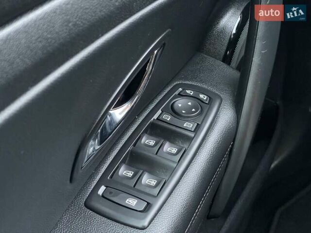 Черный Рено Меган, объемом двигателя 1.5 л и пробегом 214 тыс. км за 8800 $, фото 57 на Automoto.ua