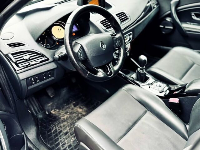 Черный Рено Меган, объемом двигателя 1.5 л и пробегом 186 тыс. км за 9599 $, фото 3 на Automoto.ua