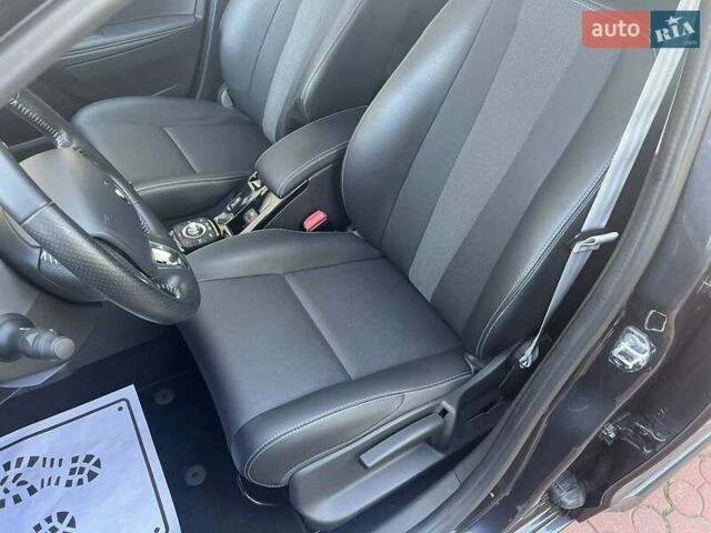 Чорний Рено Меган, об'ємом двигуна 1.5 л та пробігом 264 тис. км за 9300 $, фото 9 на Automoto.ua