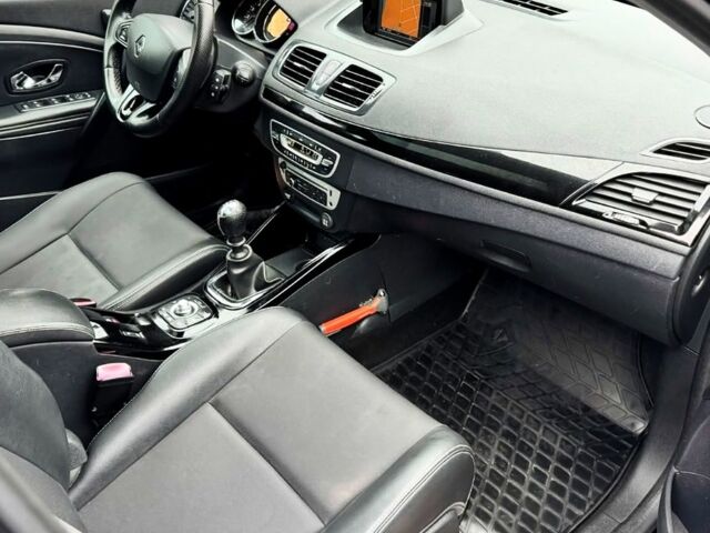 Черный Рено Меган, объемом двигателя 1.5 л и пробегом 186 тыс. км за 9599 $, фото 5 на Automoto.ua