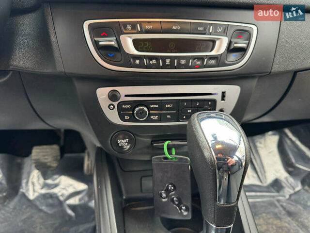 Черный Рено Меган, объемом двигателя 0 л и пробегом 221 тыс. км за 8500 $, фото 44 на Automoto.ua