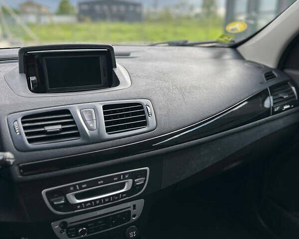 Черный Рено Меган, объемом двигателя 1.5 л и пробегом 240 тыс. км за 7700 $, фото 18 на Automoto.ua