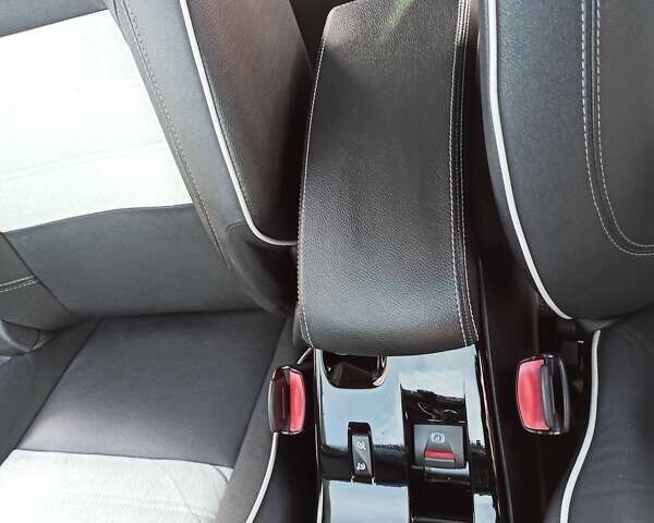 Чорний Рено Меган, об'ємом двигуна 1.46 л та пробігом 219 тис. км за 8600 $, фото 53 на Automoto.ua