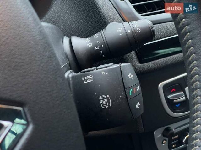 Черный Рено Меган, объемом двигателя 1.5 л и пробегом 214 тыс. км за 8800 $, фото 64 на Automoto.ua