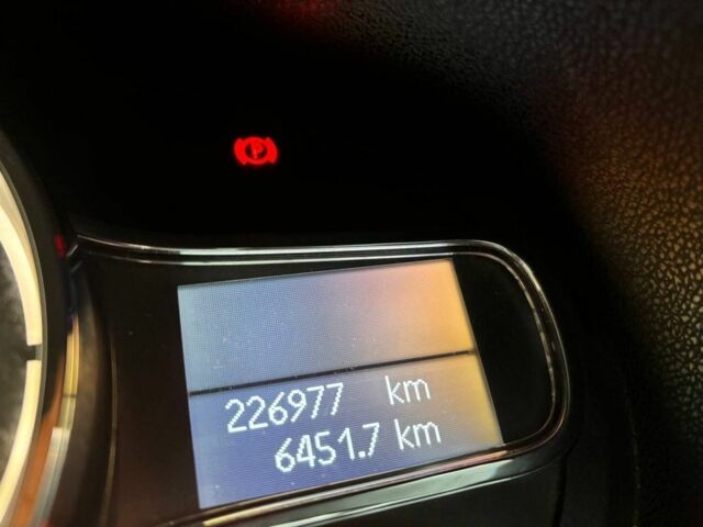 Черный Рено Меган, объемом двигателя 1.6 л и пробегом 227 тыс. км за 9000 $, фото 7 на Automoto.ua