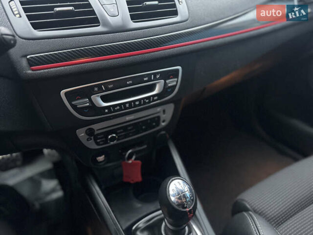 Черный Рено Меган, объемом двигателя 1.5 л и пробегом 237 тыс. км за 9300 $, фото 47 на Automoto.ua