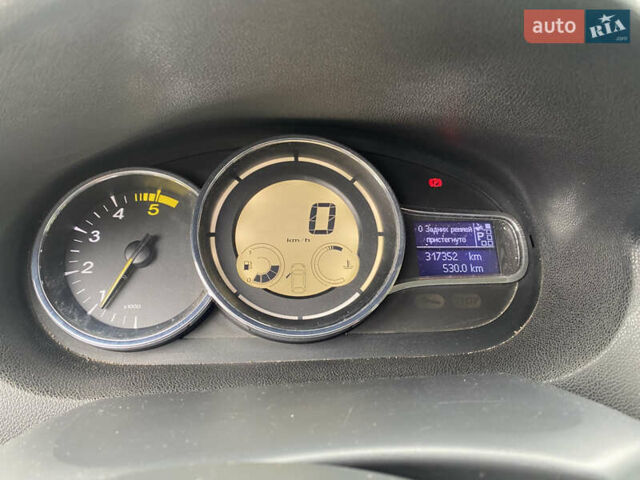 Рено Меган 2013 в Львове на Automoto.ua Черный Рено Меган, объемом двигателя 1.46 л и пробегом 317 тыс. км за 8500 $, фото 5 на Automoto.ua