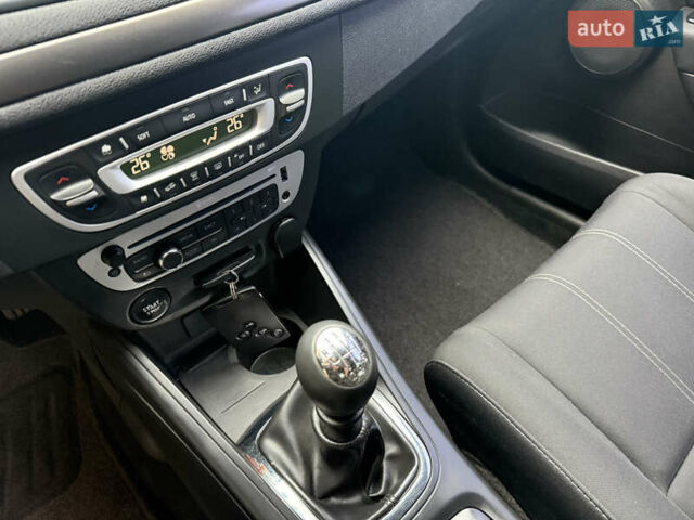 Черный Рено Меган, объемом двигателя 1.46 л и пробегом 255 тыс. км за 7000 $, фото 14 на Automoto.ua