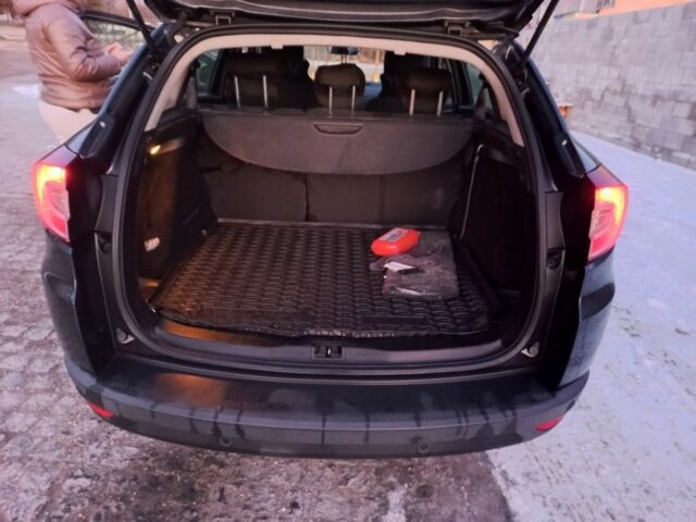 Черный Рено Меган, объемом двигателя 1.5 л и пробегом 240 тыс. км за 6500 $, фото 6 на Automoto.ua