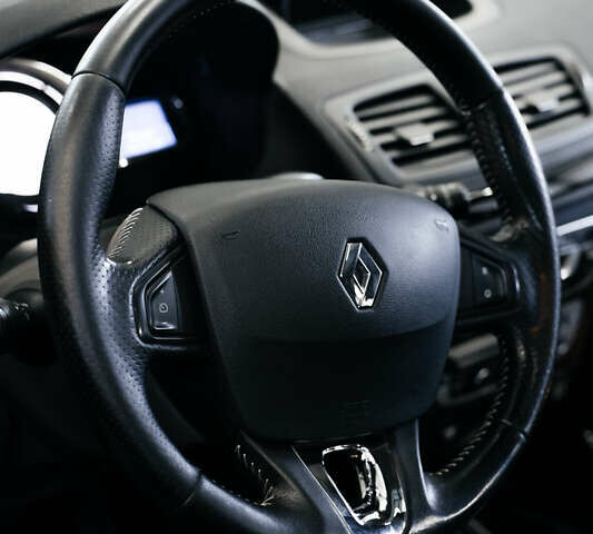 Черный Рено Меган, объемом двигателя 1.46 л и пробегом 290 тыс. км за 8400 $, фото 29 на Automoto.ua