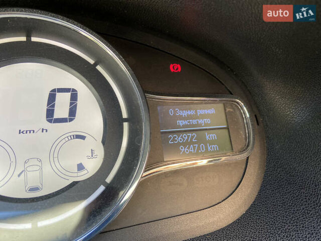 Черный Рено Меган, объемом двигателя 1.5 л и пробегом 236 тыс. км за 7500 $, фото 7 на Automoto.ua