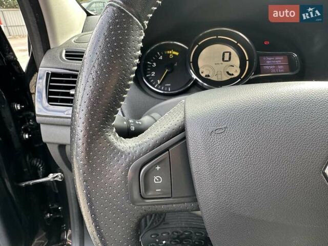 Чорний Рено Меган, об'ємом двигуна 1.6 л та пробігом 198 тис. км за 9500 $, фото 62 на Automoto.ua