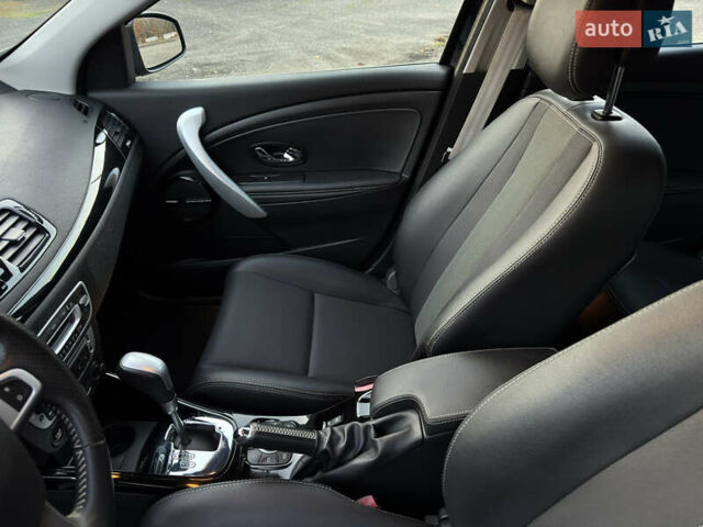 Черный Рено Меган, объемом двигателя 1.5 л и пробегом 240 тыс. км за 8950 $, фото 58 на Automoto.ua