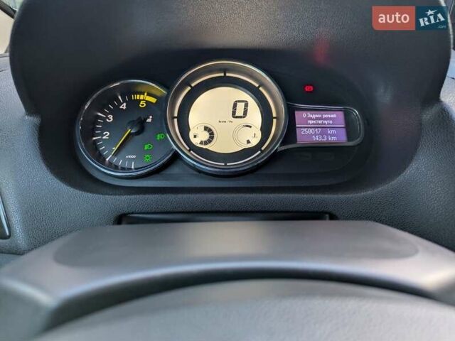 Чорний Рено Меган, об'ємом двигуна 1.5 л та пробігом 258 тис. км за 8800 $, фото 13 на Automoto.ua