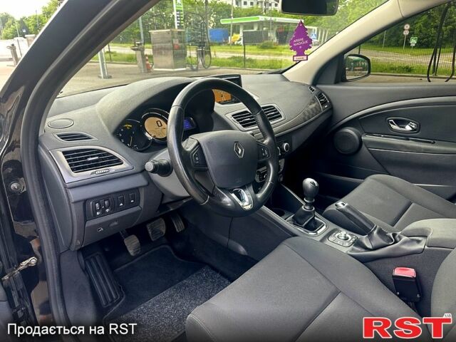 Черный Рено Меган, объемом двигателя 1.5 л и пробегом 245 тыс. км за 7900 $, фото 2 на Automoto.ua