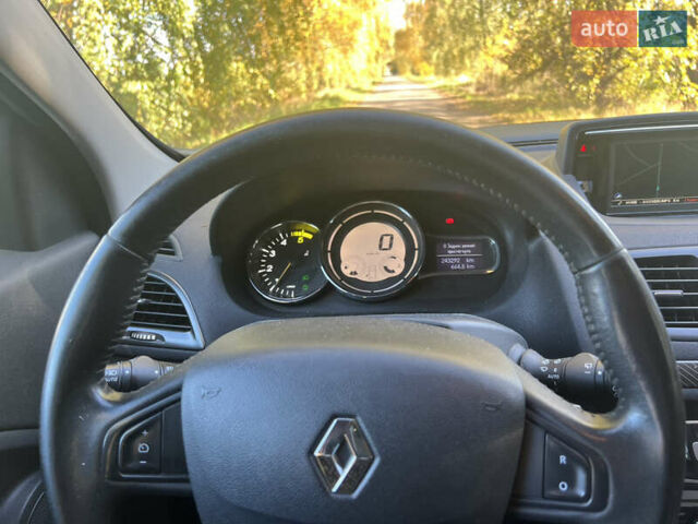 Черный Рено Меган, объемом двигателя 1.5 л и пробегом 243 тыс. км за 7999 $, фото 7 на Automoto.ua