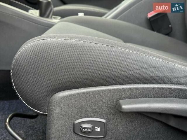 Черный Рено Меган, объемом двигателя 1.5 л и пробегом 257 тыс. км за 9350 $, фото 18 на Automoto.ua