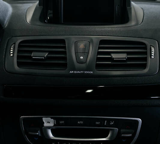 Черный Рено Меган, объемом двигателя 1.46 л и пробегом 290 тыс. км за 8400 $, фото 43 на Automoto.ua