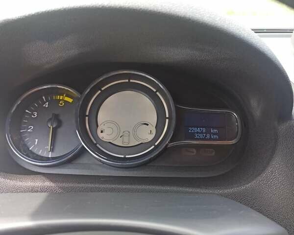 Черный Рено Меган, объемом двигателя 1.46 л и пробегом 228 тыс. км за 9400 $, фото 29 на Automoto.ua