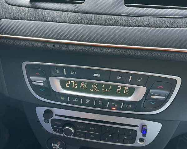 Черный Рено Меган, объемом двигателя 1.5 л и пробегом 300 тыс. км за 7400 $, фото 13 на Automoto.ua