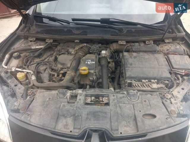 Черный Рено Меган, объемом двигателя 1.46 л и пробегом 247 тыс. км за 7600 $, фото 14 на Automoto.ua