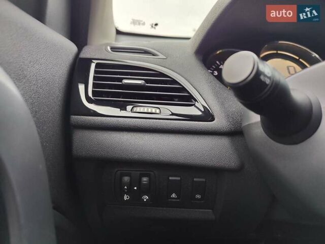 Черный Рено Меган, объемом двигателя 1.5 л и пробегом 215 тыс. км за 8200 $, фото 22 на Automoto.ua