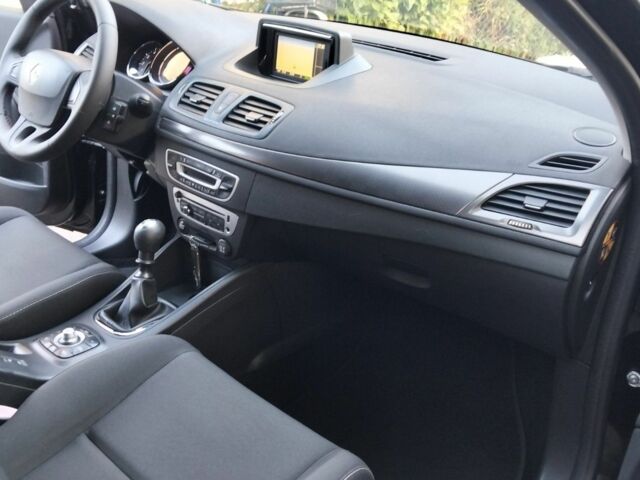 Черный Рено Меган, объемом двигателя 1.5 л и пробегом 233 тыс. км за 8900 $, фото 4 на Automoto.ua