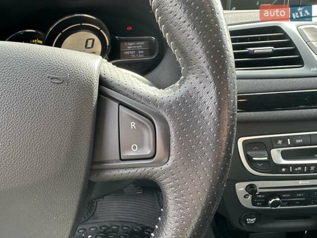 Черный Рено Меган, объемом двигателя 1.6 л и пробегом 198 тыс. км за 9200 $, фото 61 на Automoto.ua