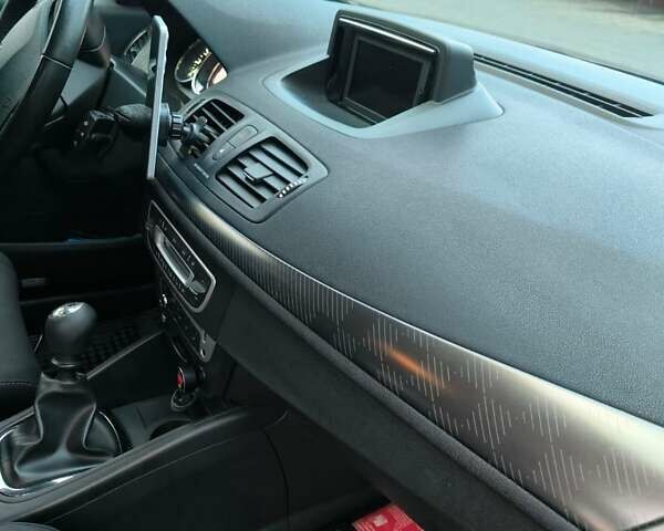 Черный Рено Меган, объемом двигателя 1.46 л и пробегом 270 тыс. км за 9300 $, фото 11 на Automoto.ua