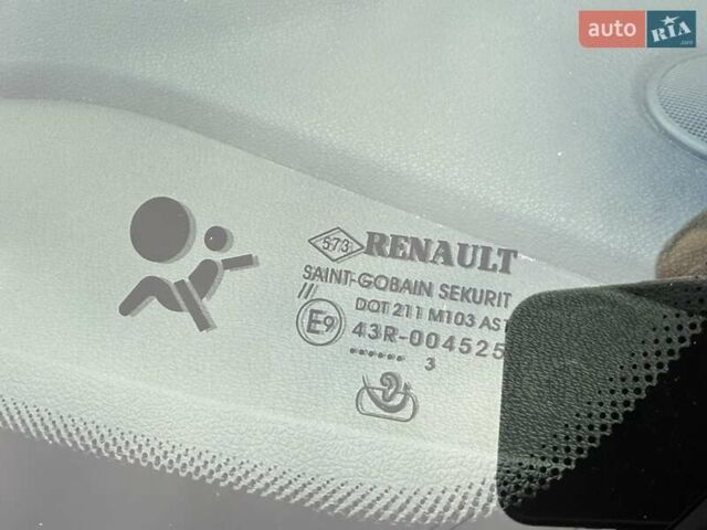 Черный Рено Меган, объемом двигателя 1.5 л и пробегом 257 тыс. км за 9350 $, фото 12 на Automoto.ua