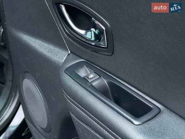 Черный Рено Меган, объемом двигателя 1.5 л и пробегом 214 тыс. км за 8800 $, фото 84 на Automoto.ua