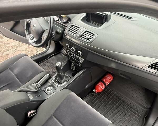 Черный Рено Меган, объемом двигателя 1.46 л и пробегом 154 тыс. км за 6800 $, фото 17 на Automoto.ua