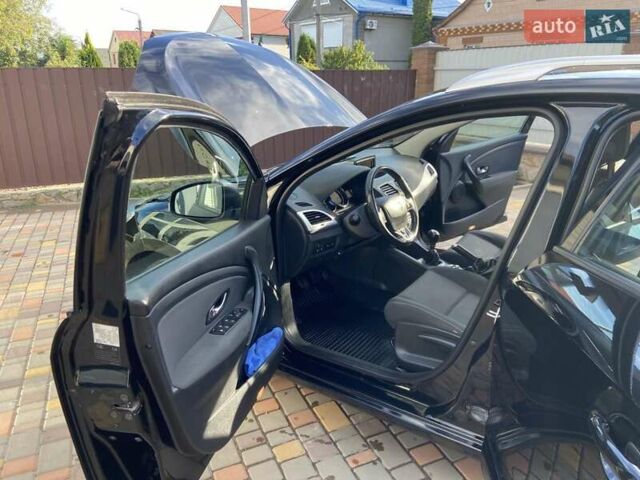 Черный Рено Меган, объемом двигателя 1.48 л и пробегом 308 тыс. км за 8200 $, фото 3 на Automoto.ua