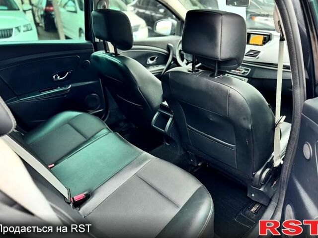 Черный Рено Меган, объемом двигателя 1.5 л и пробегом 186 тыс. км за 9599 $, фото 4 на Automoto.ua