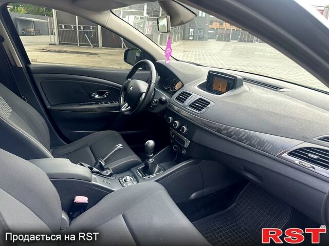 Черный Рено Меган, объемом двигателя 1.5 л и пробегом 245 тыс. км за 7900 $, фото 5 на Automoto.ua