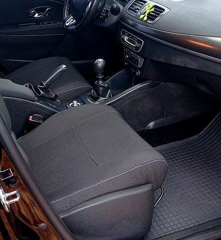 Черный Рено Меган, объемом двигателя 1.5 л и пробегом 244 тыс. км за 8100 $, фото 5 на Automoto.ua