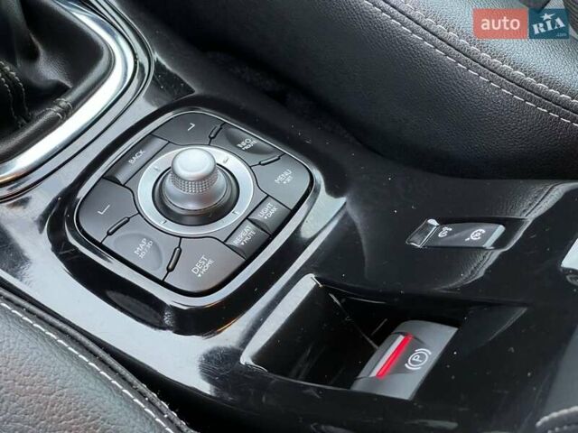 Черный Рено Меган, объемом двигателя 1.5 л и пробегом 214 тыс. км за 8800 $, фото 72 на Automoto.ua