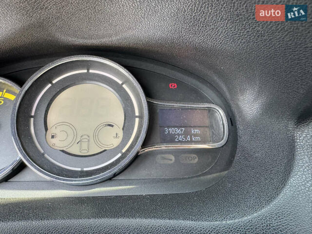 Чорний Рено Меган, об'ємом двигуна 1.46 л та пробігом 310 тис. км за 7400 $, фото 8 на Automoto.ua