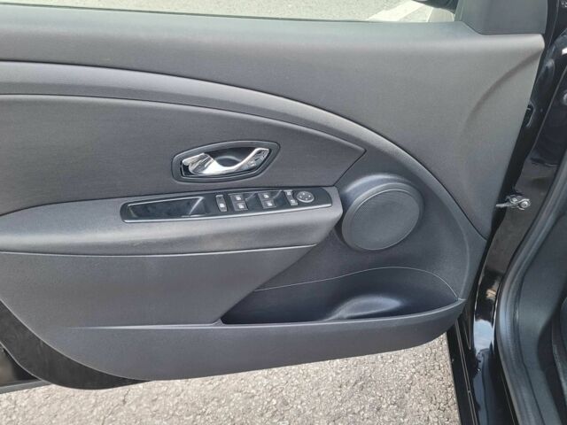 Рено Меган 2013 в Сумах на Automoto.ua Черный Рено Меган, объемом двигателя 1.5 л и пробегом 224 тыс. км за 8400 $, фото 9 на Automoto.ua