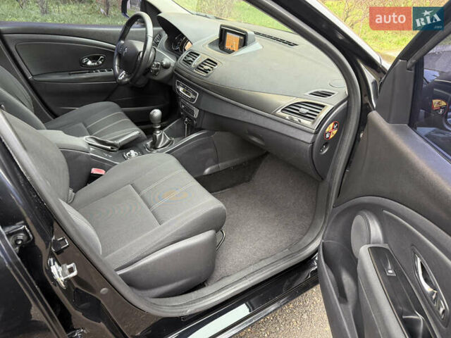 Черный Рено Меган, объемом двигателя 1.46 л и пробегом 255 тыс. км за 7000 $, фото 23 на Automoto.ua