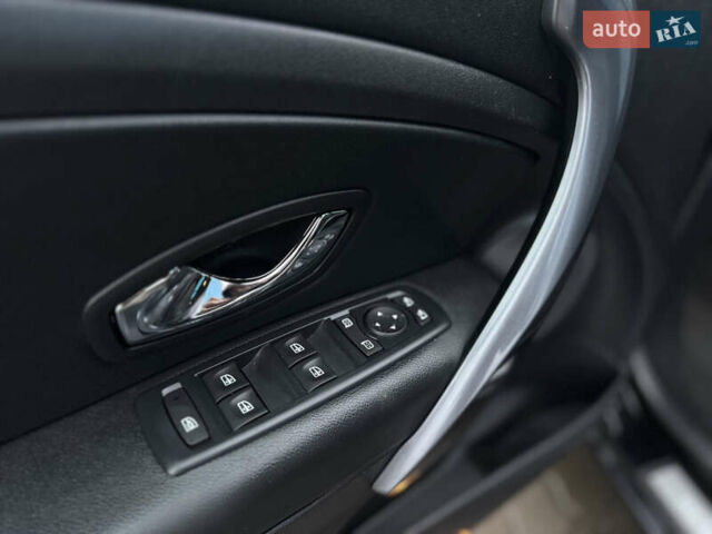 Черный Рено Меган, объемом двигателя 1.5 л и пробегом 237 тыс. км за 9300 $, фото 30 на Automoto.ua