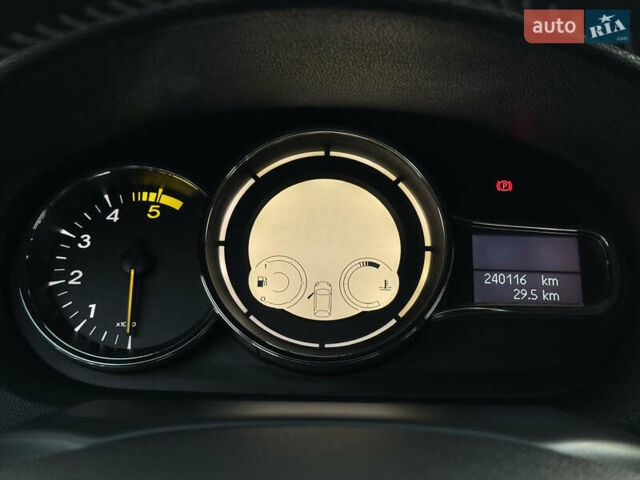 Черный Рено Меган, объемом двигателя 1.5 л и пробегом 240 тыс. км за 8950 $, фото 62 на Automoto.ua
