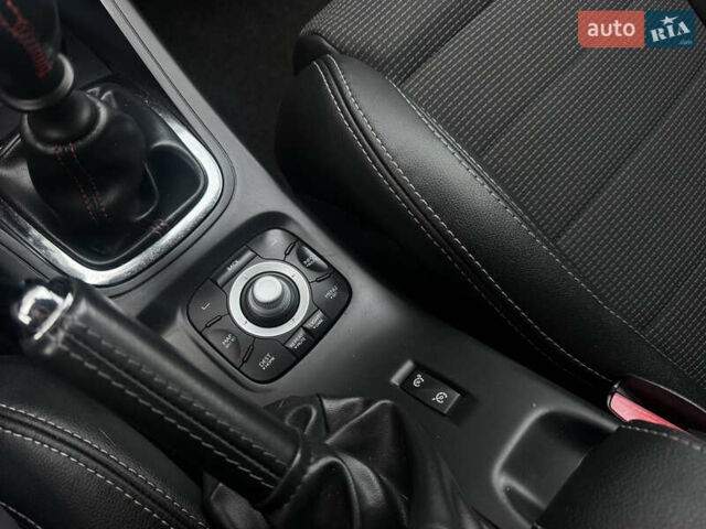 Черный Рено Меган, объемом двигателя 1.5 л и пробегом 238 тыс. км за 9200 $, фото 52 на Automoto.ua